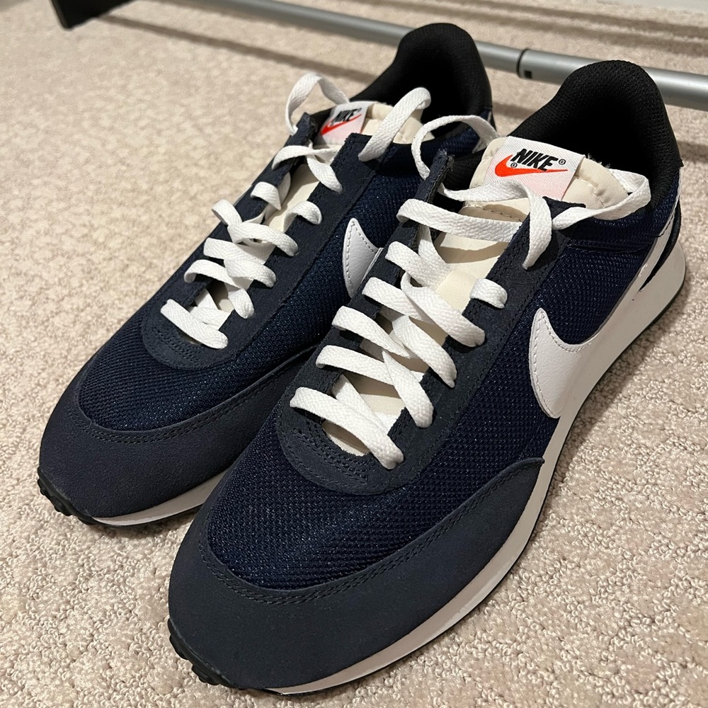Nike Shoes Size 10 - Picture 1 of 4